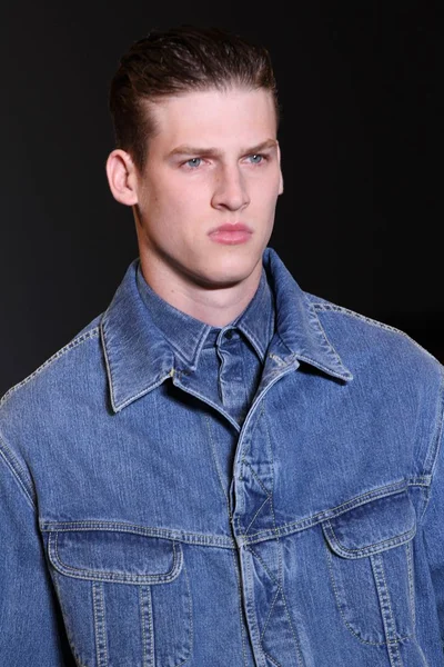 Look 1